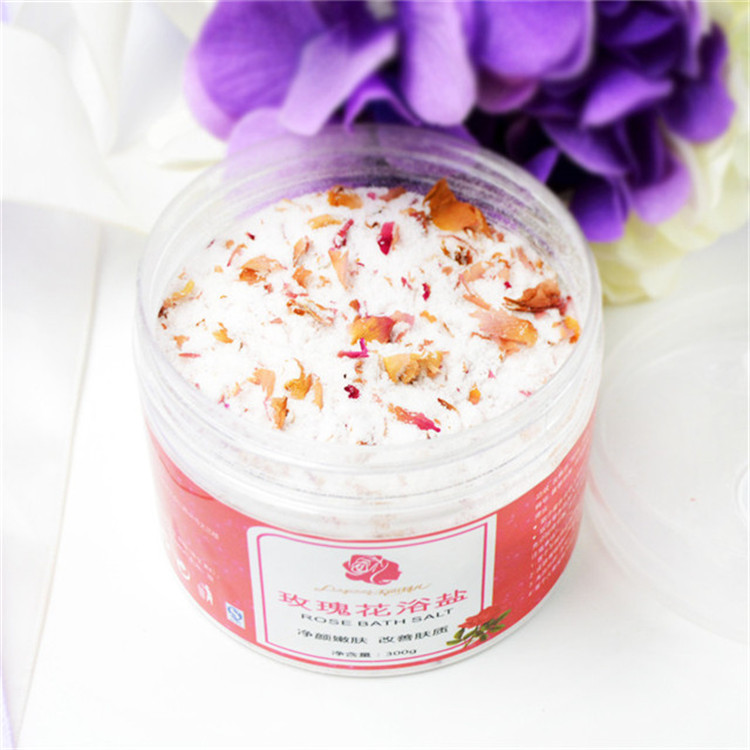 Dry rose flowers bath salts