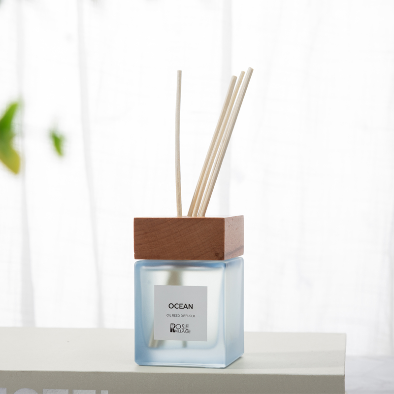 rattan fragrance / diffuser