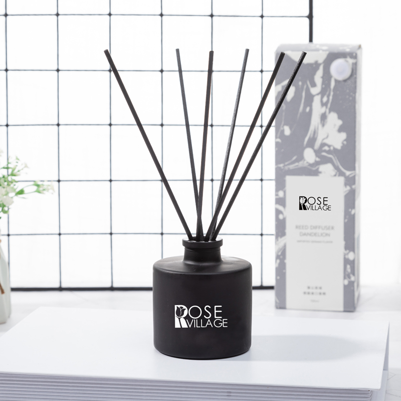 rattan fragrance / diffuser