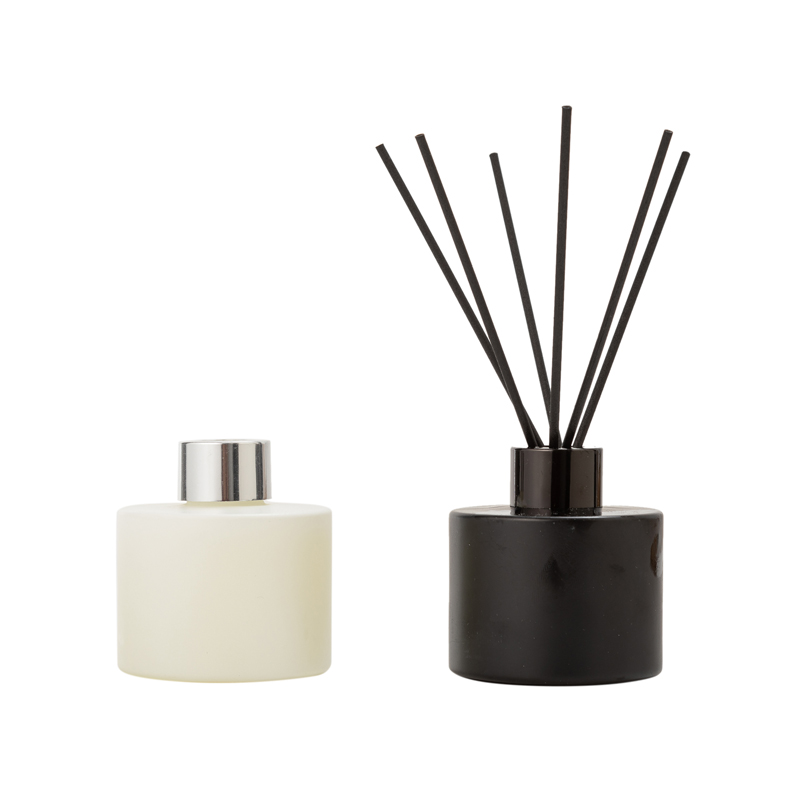 rattan fragrance / diffuser